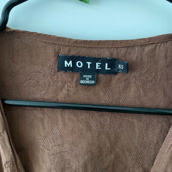 Motel Rocks Tie Cropped Top - Picture 2 of 3